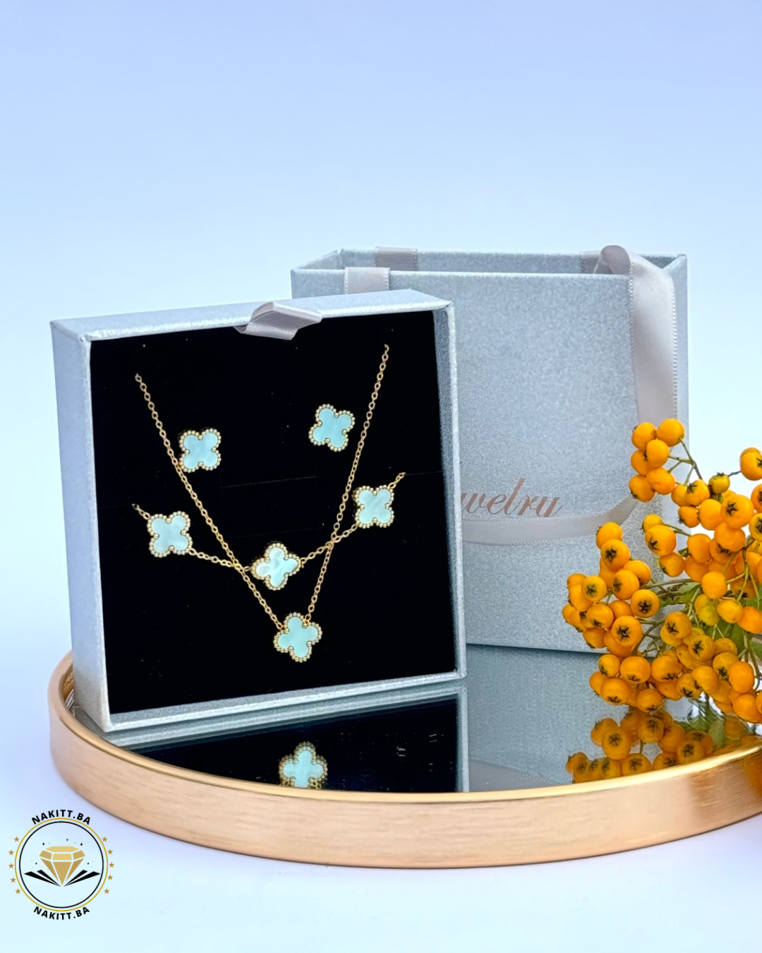 Set svjetlo plavi